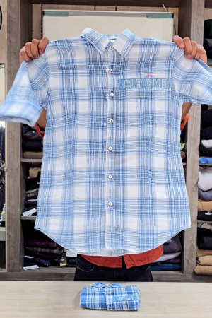 Men Classic Slim Fit Opaque Checked Casual Shirt